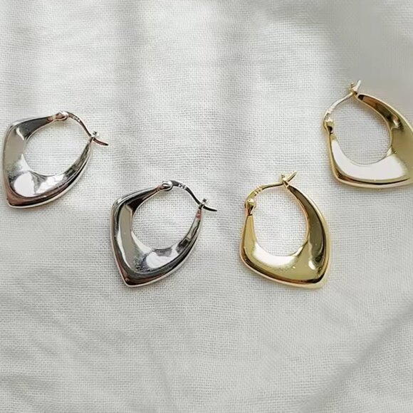 14K Gold filled hoop earrings - Picture 4 of 4